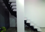 Escalier moderne acier et inox